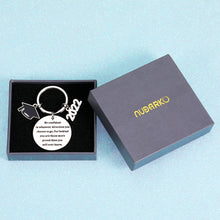 Load image into Gallery viewer, NUBARKO Inspirational Keychian Be Confident Graduation Gift for Students from Teachers High School University Graduation Party Ceremony keychian for Friends Classmates Seniors Class of 2022 Gift Idea