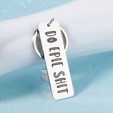 Load image into Gallery viewer, 2022 Graduation Keychain Gifts for Him Her Graduates Masters Nurses Students from College Medical High School Inspirational Gifts for Women Men Girls Daughter Son Graduates from Dad Mom