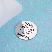 Load image into Gallery viewer, Pocket Hug Token for Son Daughter from Mom Dad Inspirational Gifts for Him Her Best Friend Teen Boy Girl Double-Sided Class of 2022 Graduation Birthday Christmas Gift Women Men