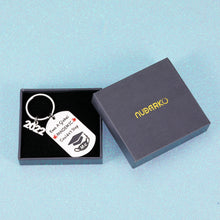 Load image into Gallery viewer, 2022 Graduation Gift for Son Daughter from Mom Dad Nurse Graduates Inspirational Keychain for Students Teenagers Seniors from Teachers Christmas Thanksgiving Day New Year Teen Boy Gift Farewell