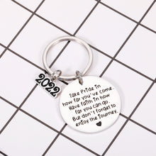 Load image into Gallery viewer, Graduation Gifts for Him Her Class of 2022 Seniors Students Keychain Graduation Gifts for Daughter Son from Dad Mom Christmas Birthday Gift for Girl Boy
