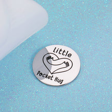 Load image into Gallery viewer, Pocket Hug Token for Son Daughter from Mom Dad Inspirational Gifts for Him Her Best Friend Teen Boy Girl Double-Sided Class of 2022 Graduation Birthday Christmas Gift Women Men
