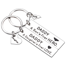 Load image into Gallery viewer, Dad Gift from Son Daughter Funny Keychain for Dear Daddy Father Stepdad Christmas Birthday Father&#39;s Day Meaningful Gift for Him Men Wedding Gift for Husband Father of the Bride Father-in-law
